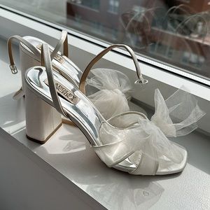 Badgley Mishka Women's Tess Tulle Bow Block Heel Sandals